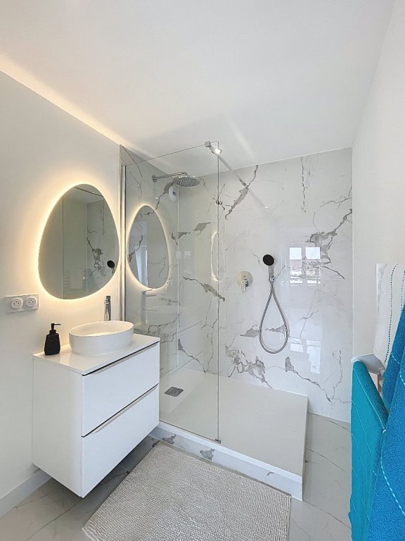 Duplex 3 pices  Lille  Dernier tage, grand parking s/sol