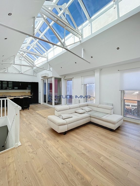 Duplex invers� Lille Gambetta 78 m� � Loft lumineux avec balcon, parking et cave