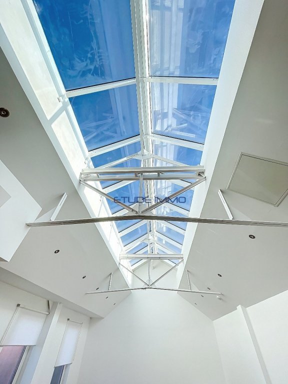 Duplex invers� Lille Gambetta 78 m� � Loft lumineux avec balcon, parking et cave