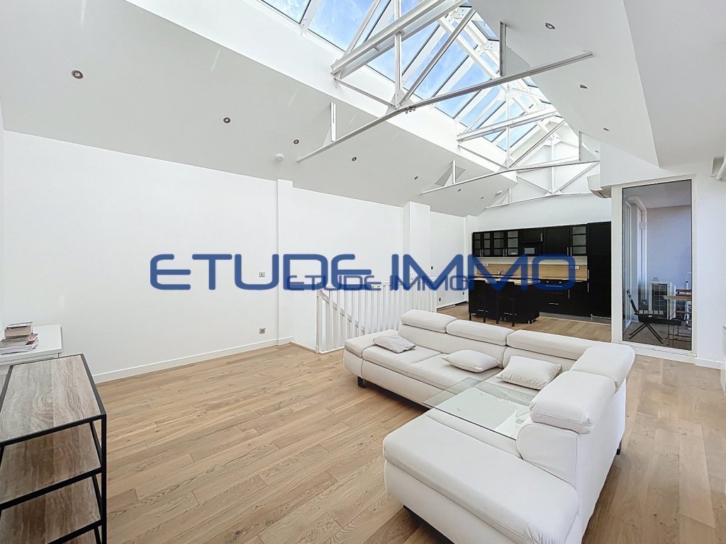 Duplex invers� Lille Gambetta 78 m� � Loft lumineux avec balcon, parking et cave