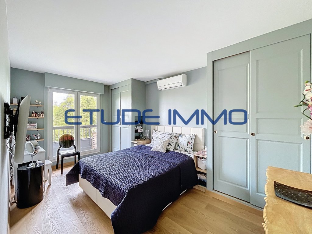 Appartement T3 80 m avec balcon sud  Dernier tage - pkg