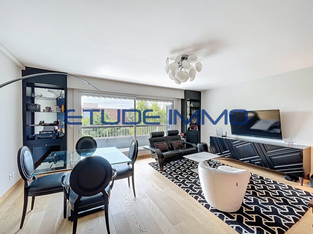 Appartement T3 80 m avec balcon sud  Dernier tage - pkg