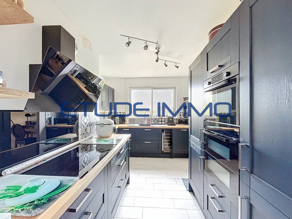 Appartement T3 80 m avec balcon sud  Dernier tage - pkg