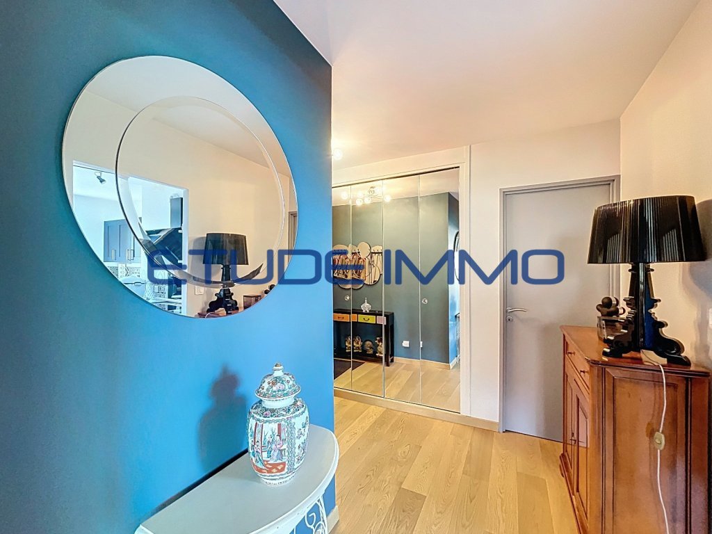 Appartement T3 80 m avec balcon sud  Dernier tage - pkg