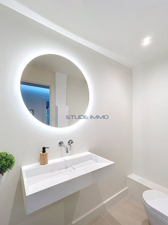 Appartement T4 r�nov� avec jardin au calme proche gares Lille Flandres & Europe