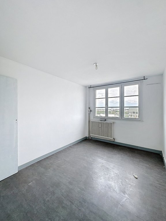 APPARTEMENT T4* A VENDRE - LILLE GRAND PALAIS - 80 m2 - 220000€