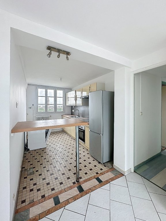 APPARTEMENT T4* A VENDRE - LILLE GRAND PALAIS - 80 m2 - 220000€